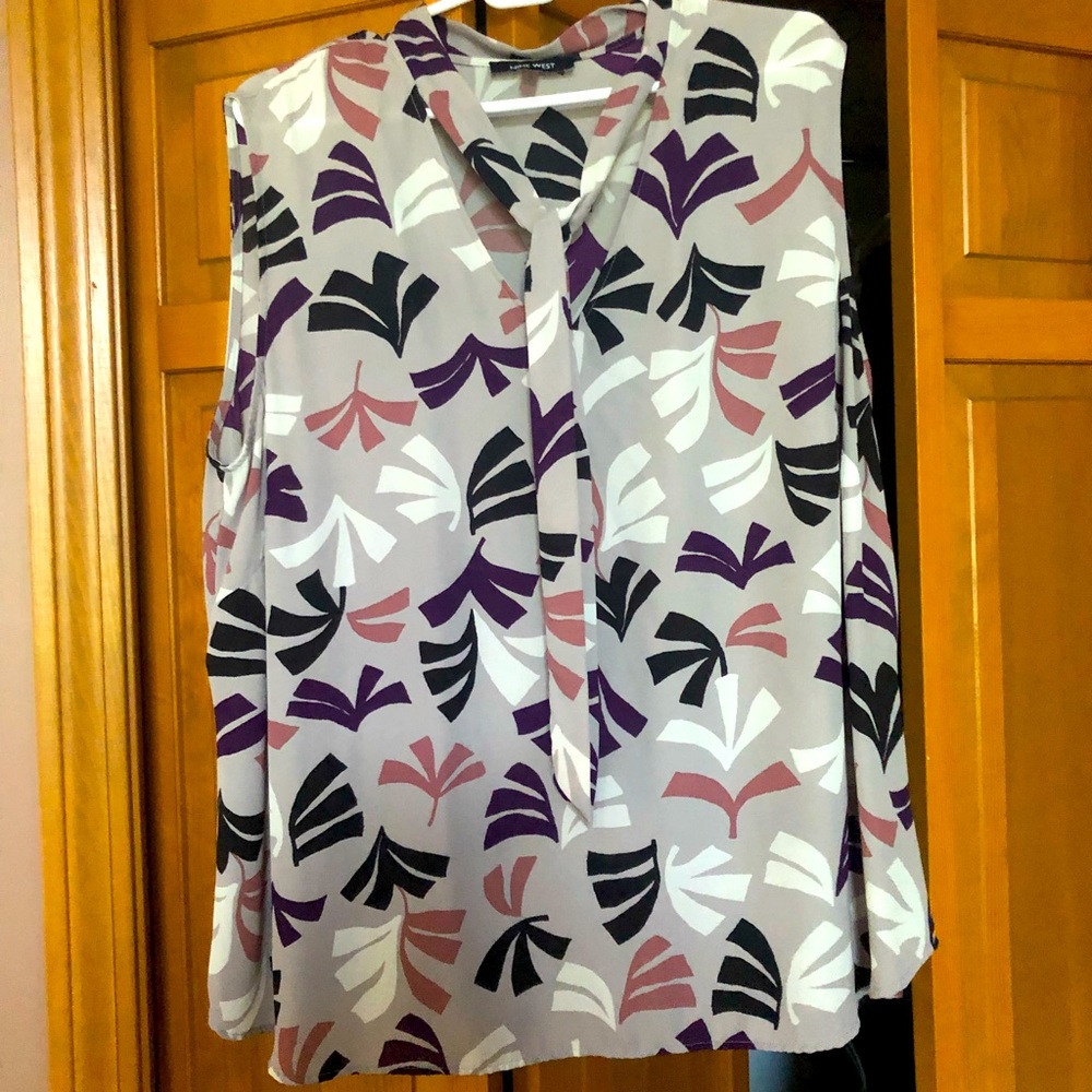 Sleeveless tie neck blouse